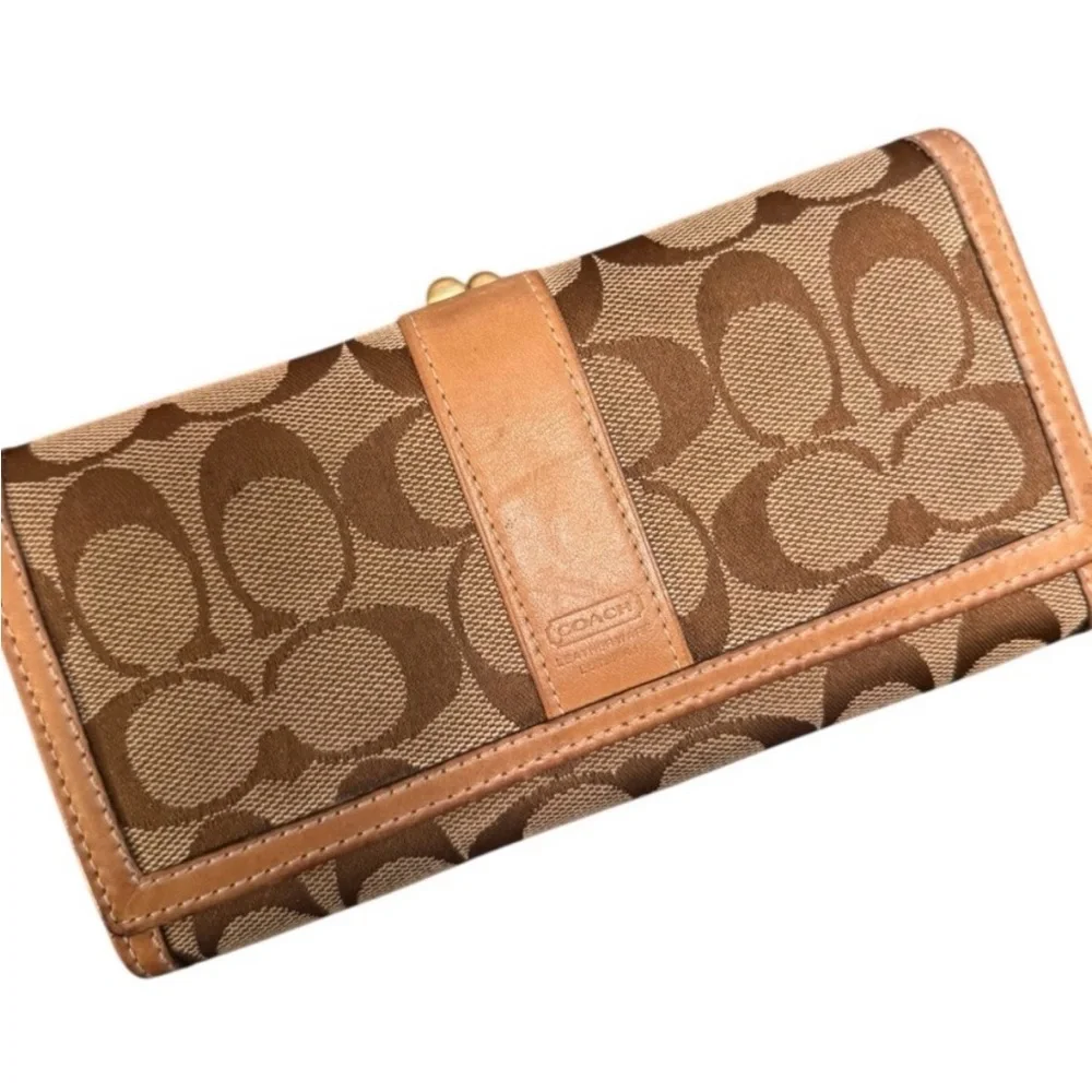 Vintage Coach Signature Wallet with Kiss Lock Coin Pocket - Picture 2 of 4